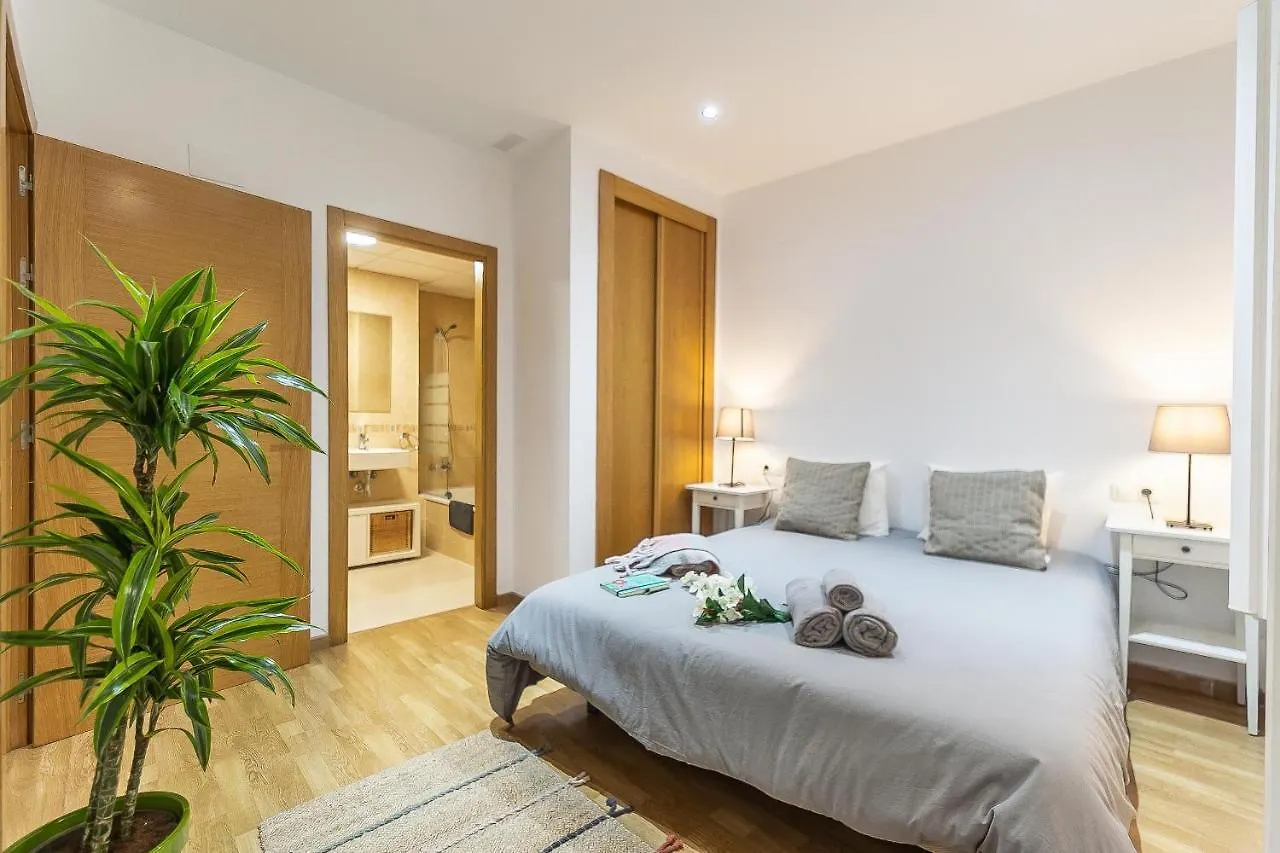 Central Malaga Apartment At Mitjana Plaza 0*,